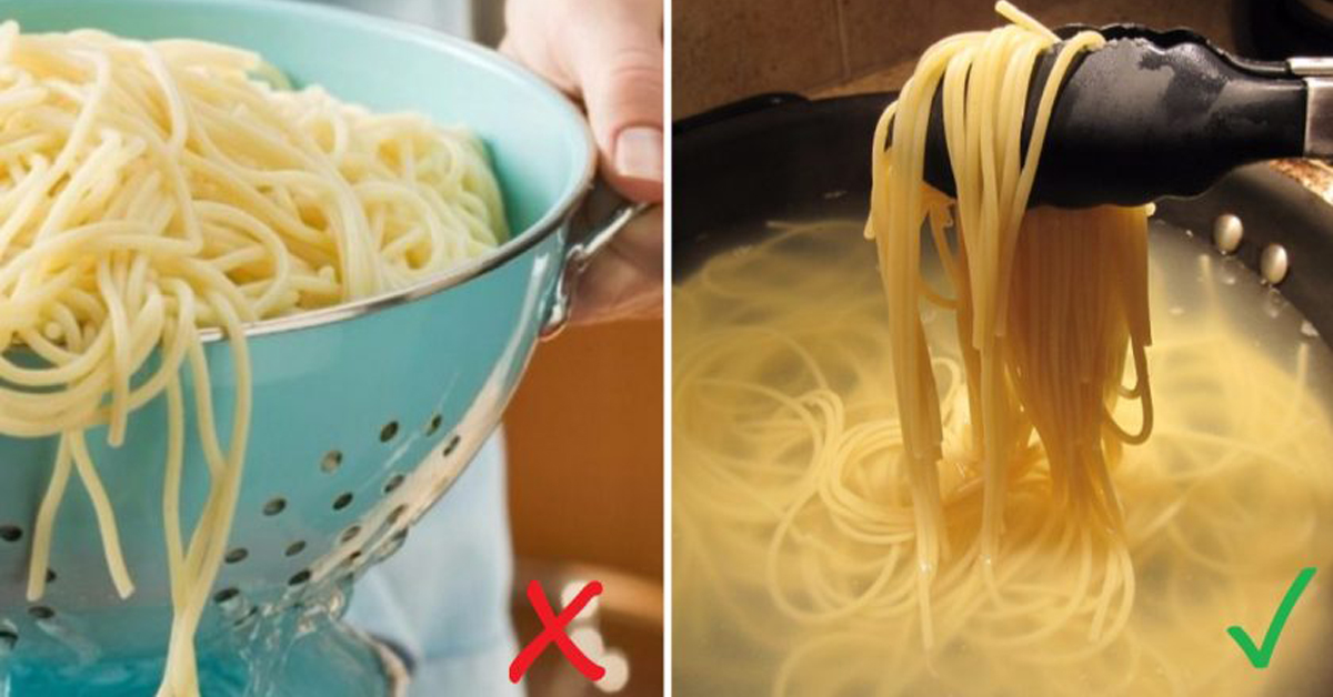 Промывать лапшу. Варка спагетти в кастрюле. Слипшиеся спагетти. Спагетти сварились. Слипшаяся вермишель.